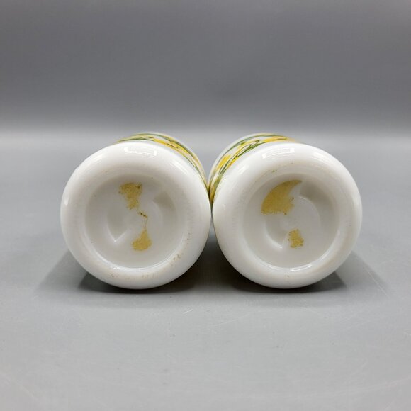 Vintage 1970s Milk Glass Salt & Pepper Shakers Wildflowers Yellow Floral Design - Picture 4 of 9